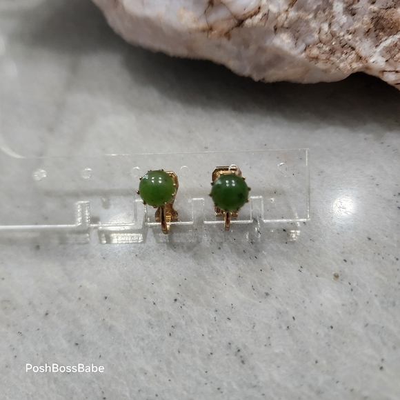 Vintage Patent 2399111 Green Stone Clip-On Earrings | Gold Tone Setting - Picture 2 of 8